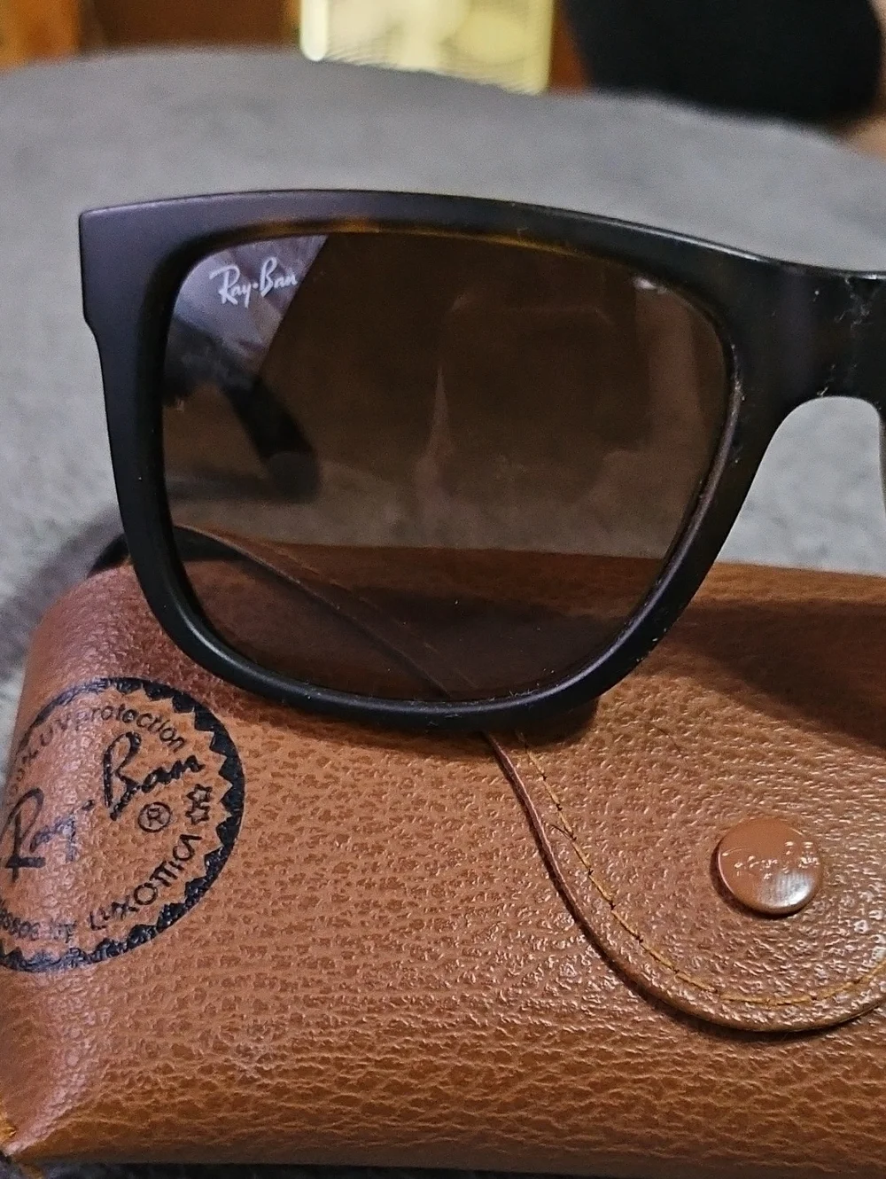 Rayban Justin Model Number: RB4165 With Black Case And Cloth